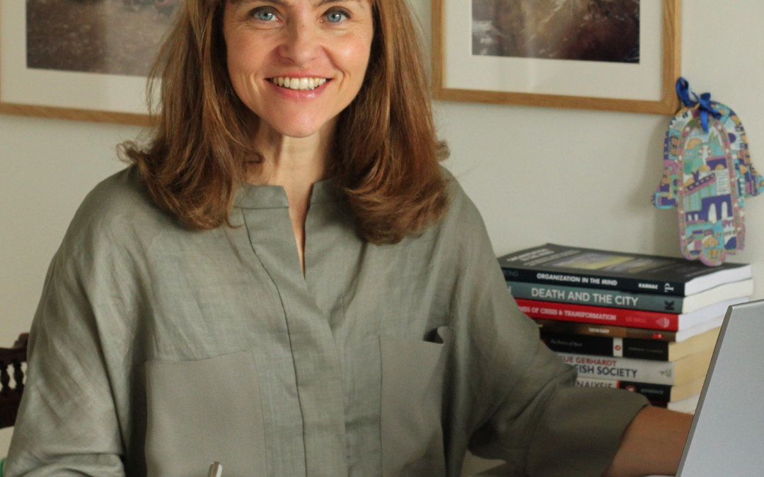 Episode 20: The Psychology of Coaching: Working with Global Leaders Under Intense Pressure with Rachel Ellison